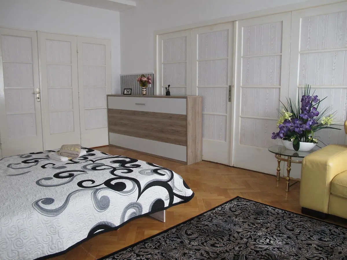 Arabesque Accommodation 3*, براغ جمهورية التشيك
