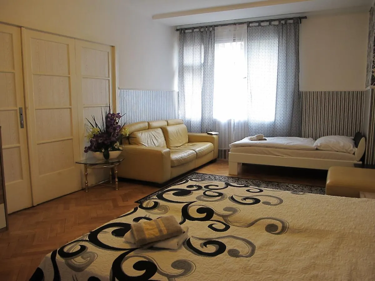 Bed & Breakfast Arabesque Accommodation