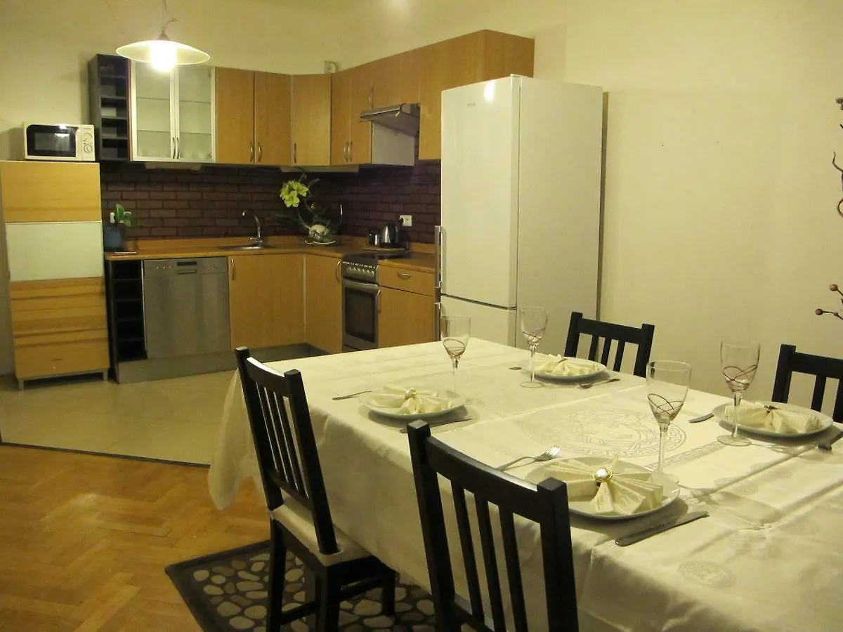 Arabesque Accommodation Bed & Breakfast